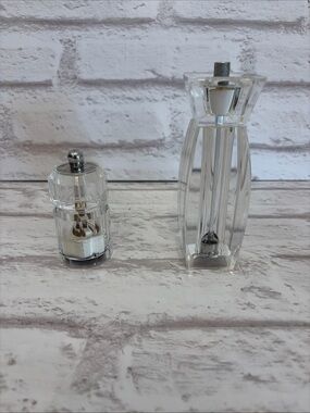 Clear Acrylic Salt & Pepper Mill Set - Transparent Finish